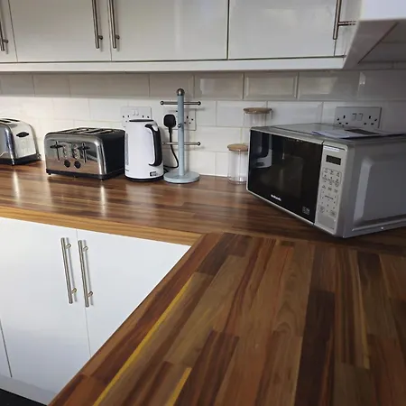 Comfy By Gloucester Road Homestay