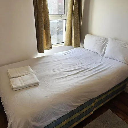 Comfy By Gloucester Road *