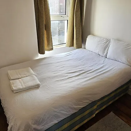 Comfy By Gloucester Road *